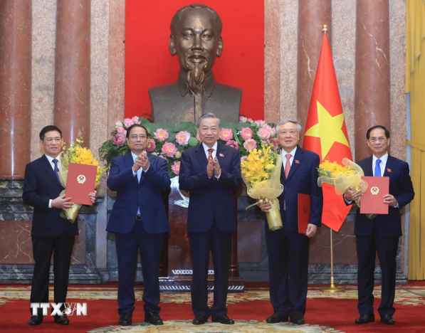 Tổng Bí thư, Chủ tịch nước trao quyết định bổ nhiệm 3 Phó Thủ tướng, 2 Bộ trưởng